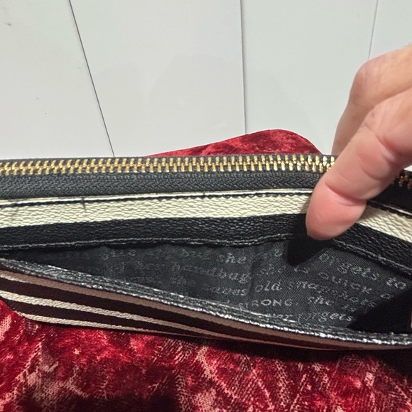 Kate Spade New York Hyde Lane Stripe long wallet in black/cream - Picture 4 of 6